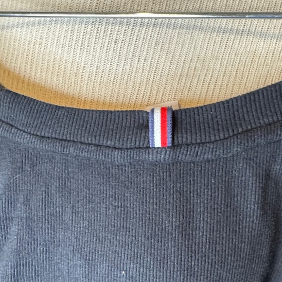Tommy Hilfiger Black T-Shirt with Logo Patch - Picture 5 of 5